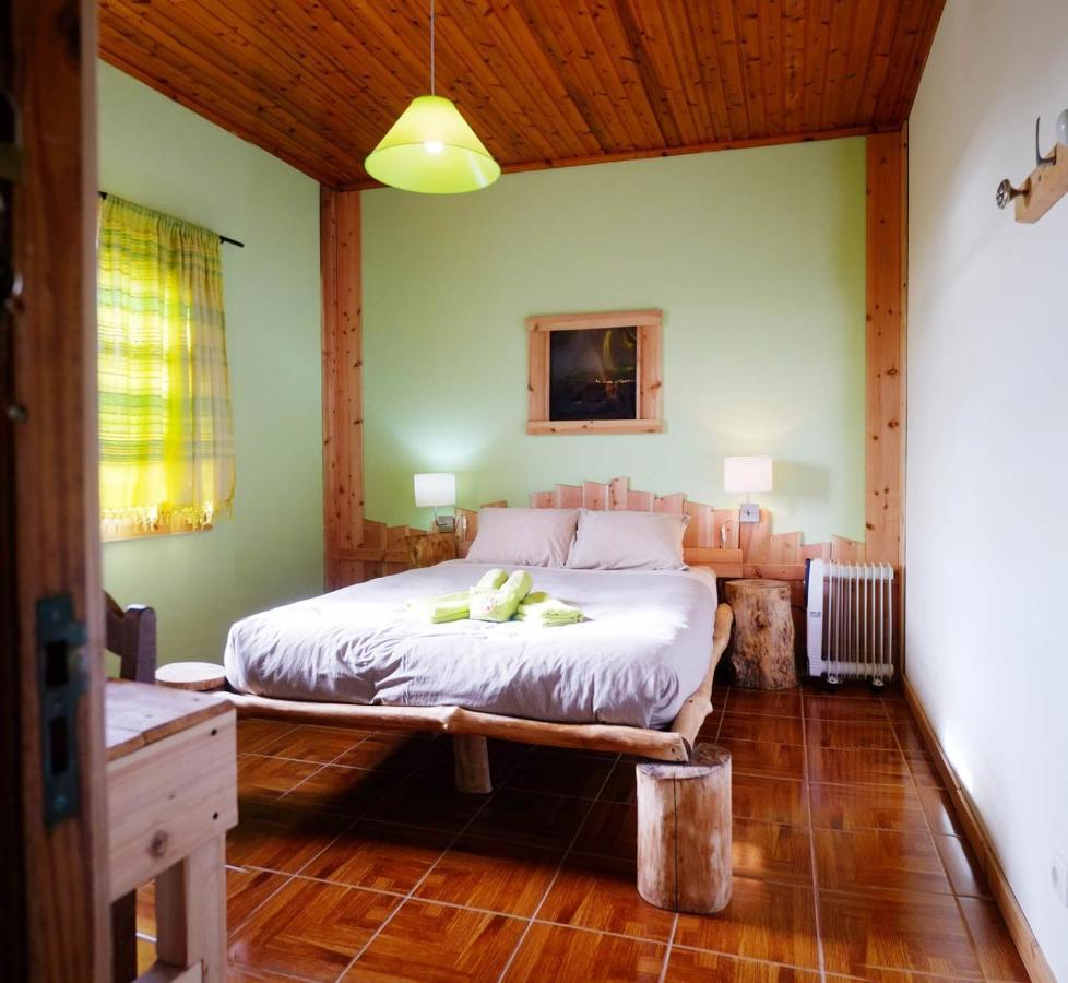 A Barraka: Rent Your Room In Flores! Lajes das Flores Luaran gambar