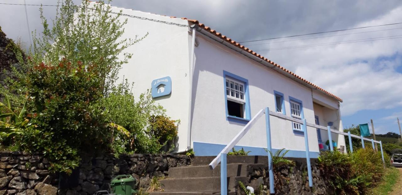 A Barraka: Rent Your Room In Flores! Lajes das Flores Luaran gambar